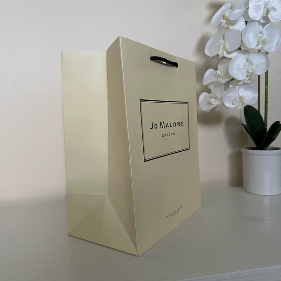 Jo Malone EMPTY (2) Diffuser Gift Boxes and (1) Medium Gift Bag - Picture 6 of 8